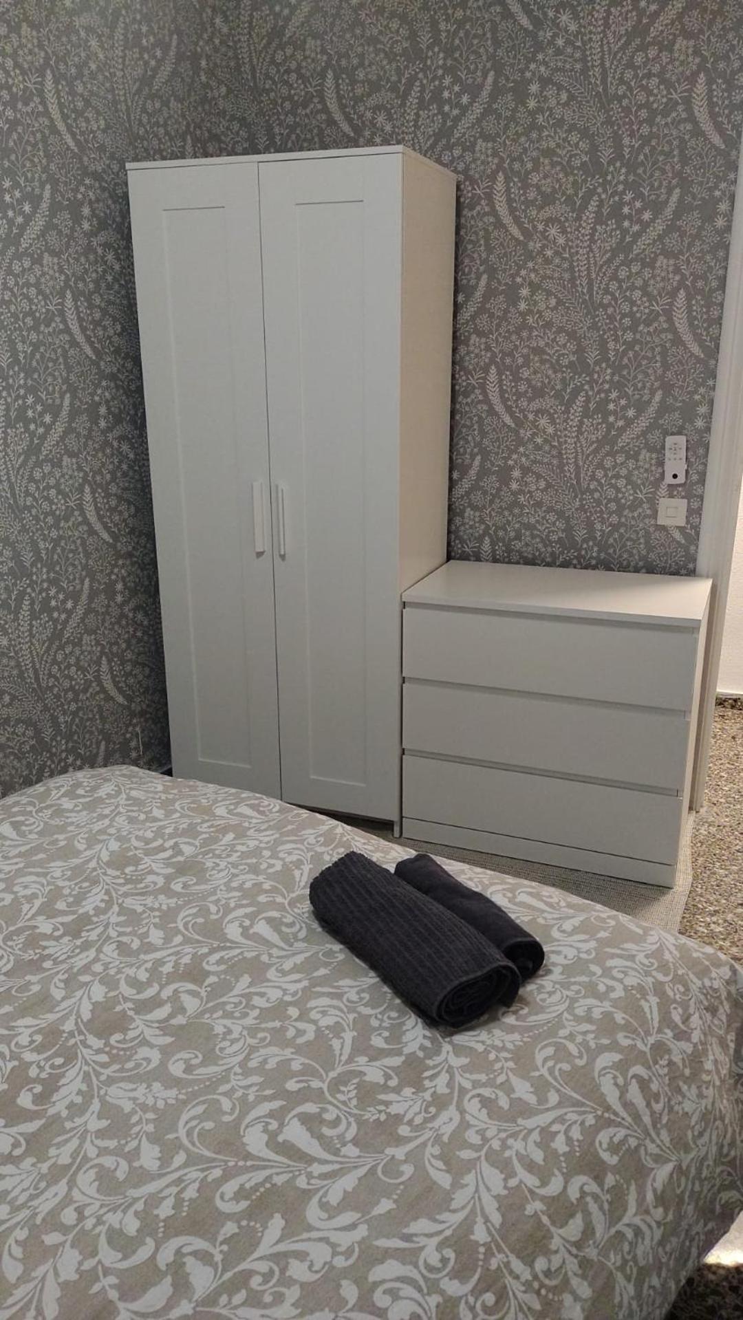 Centrally-located, Spacious Flat At Historic Centre & Short Walk To Appartamento