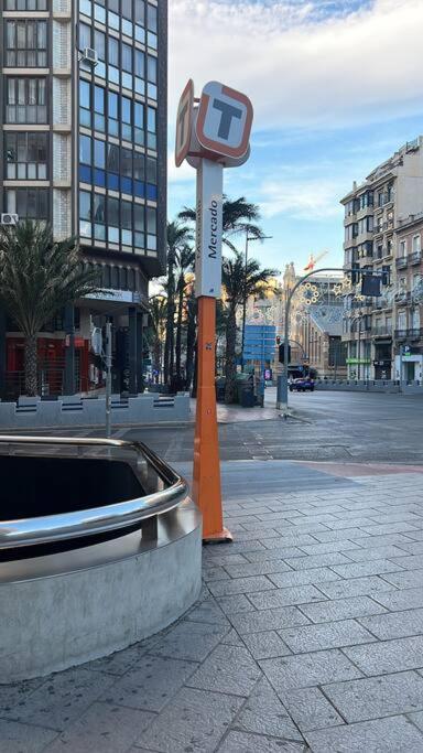 Appartamento Centrally-located, Spacious Flat At Historic Centre & Short Walk To Alicante