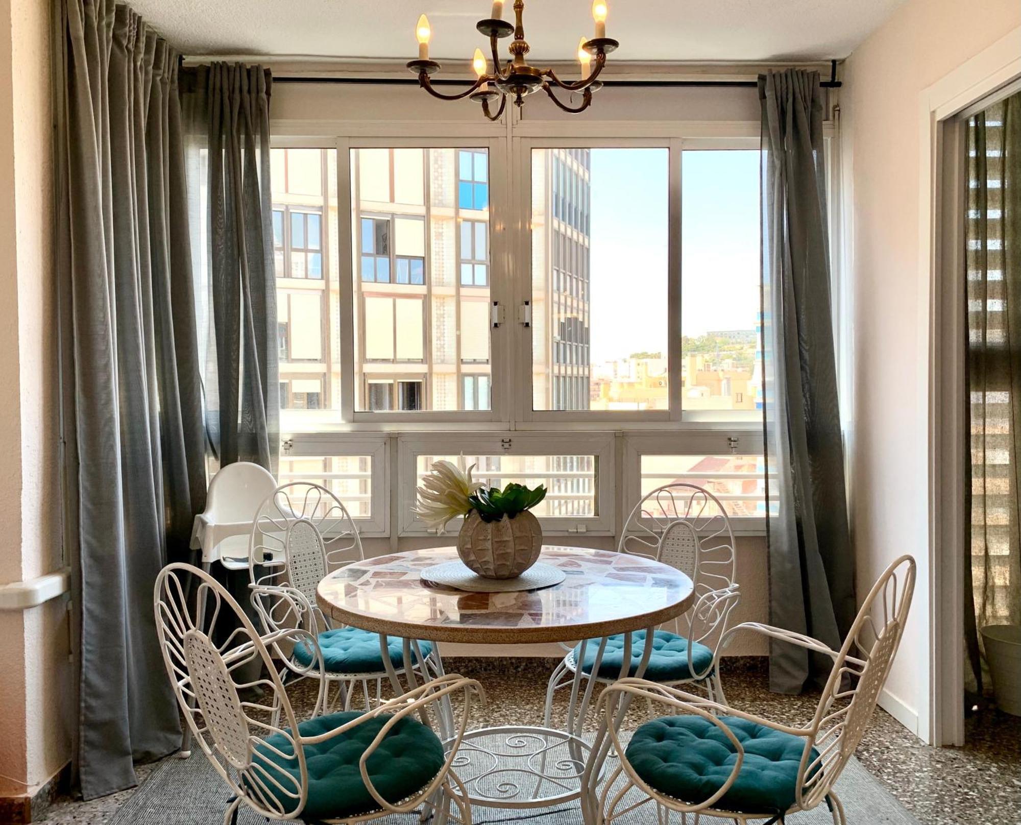 Centrally-located, Spacious Flat At Historic Centre & Short Walk To Appartamento