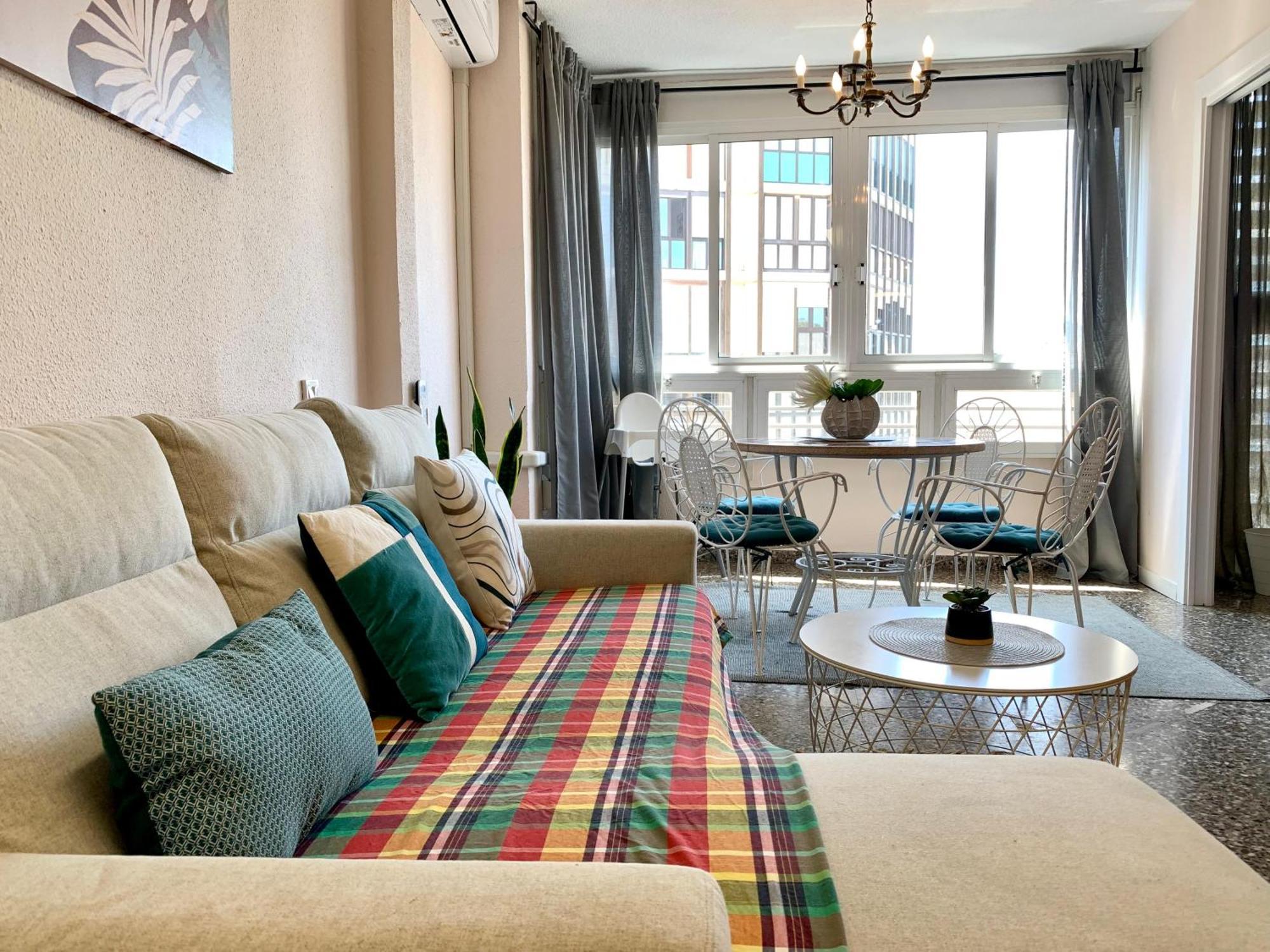 Appartamento Centrally-located, Spacious Flat At Historic Centre & Short Walk To Alicante