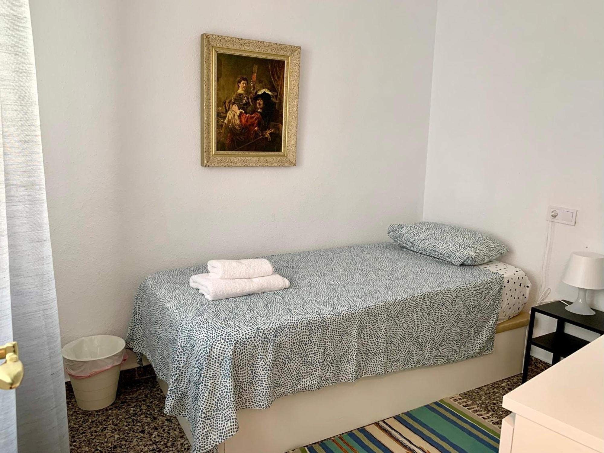Centrally-located, Spacious Flat At Historic Centre & Short Walk To Appartamento